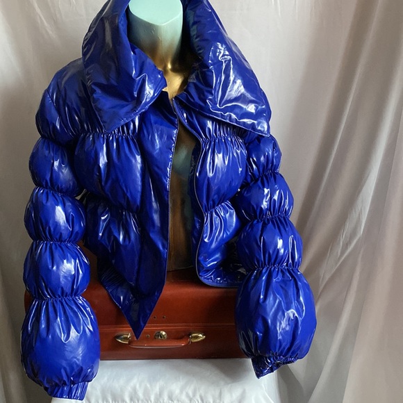 Forever 21 Jackets & Blazers - Colbolt blue puffer